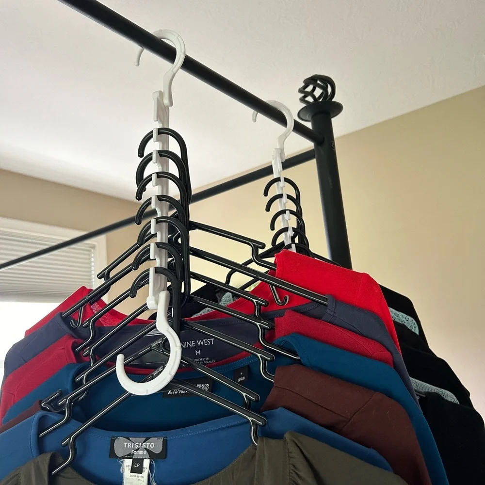 🔥NWOT Plastic Magic Hangers (space saving)